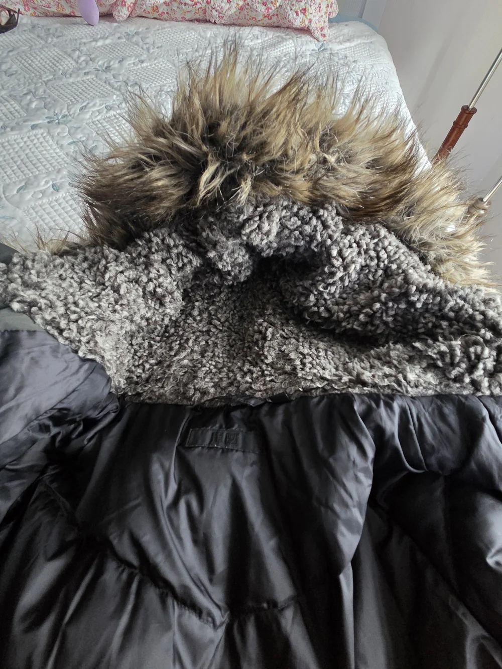 Uniqlo Men's Hooded Puffer Coat in Dark Olive with Faux Fur Trim
